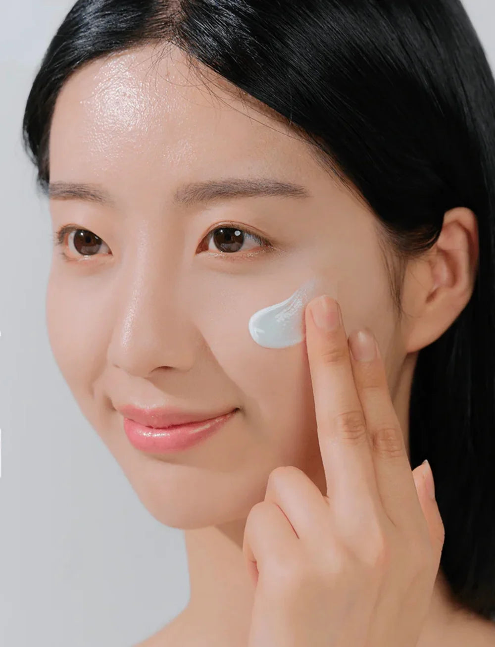 Madagascar Centella Hyalu-Cica Water-Fit Sun Serum SPF50+ PA++++ (50ml)