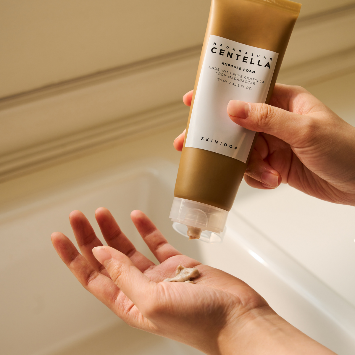 Madagascar Centella Ampoule Foam - Foaming cleanser